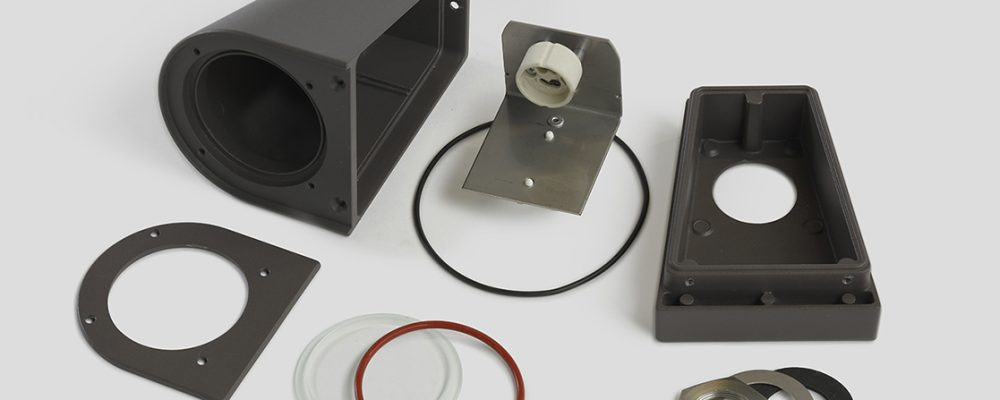componenti di un sistema di entrata con anelli, supporti e piastra metallica